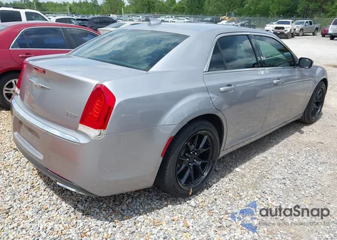 2015 Chrysler 300 Limited z USA, uszkodzony, nr VIN 2C3CCAAG7FH920545